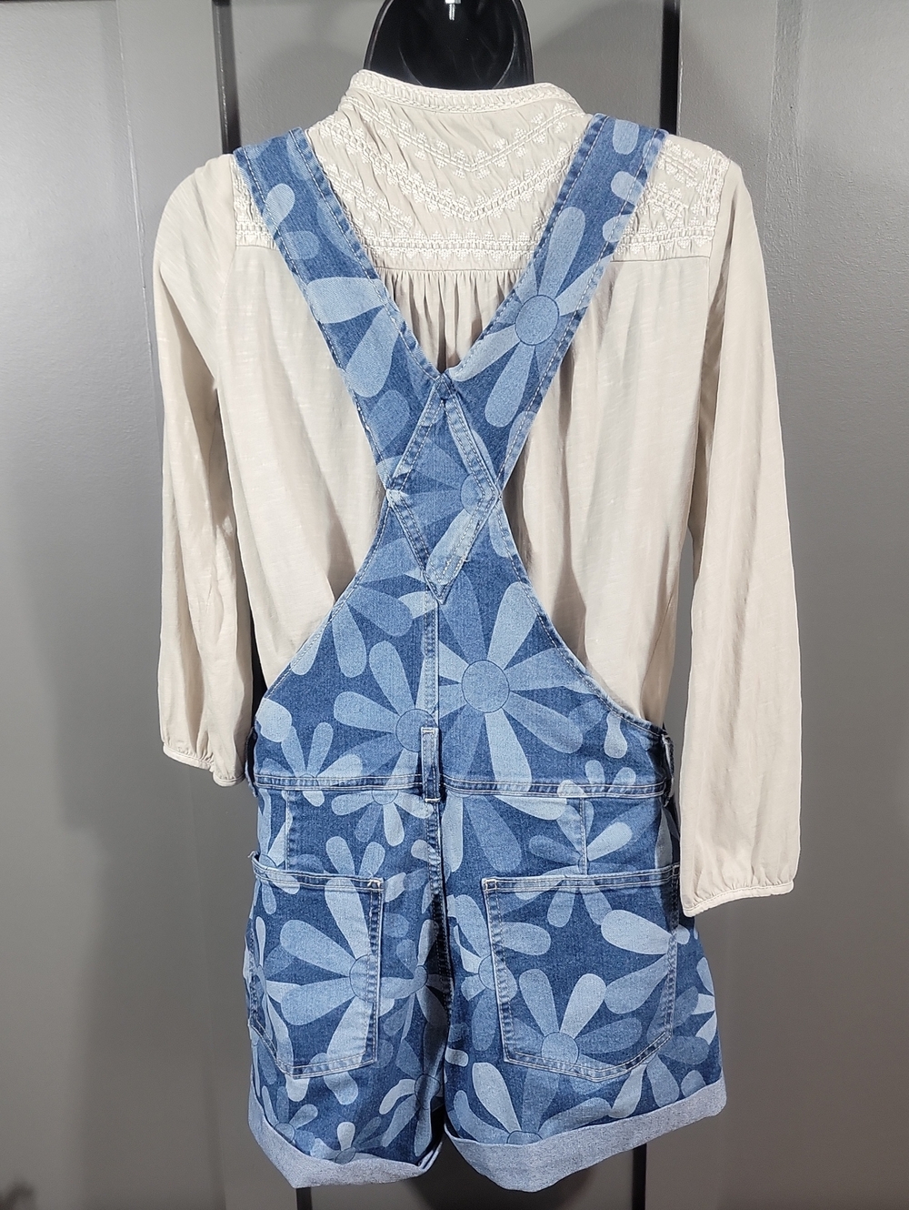 No Boundaries Blue Floral Denim Short Overalls - Picture 4 of 12